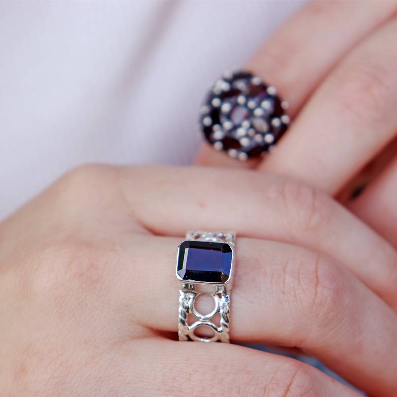 garnet sterling silver gemstone ring