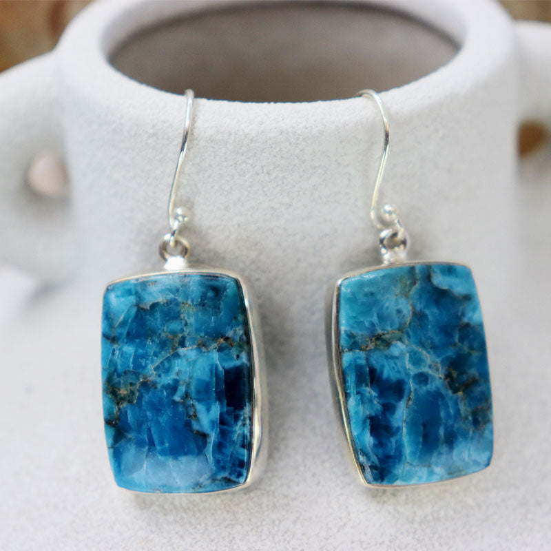 Be confident with this stunning pair of Turquoise bohemian drop earrings. Crafted from sterling silver, 