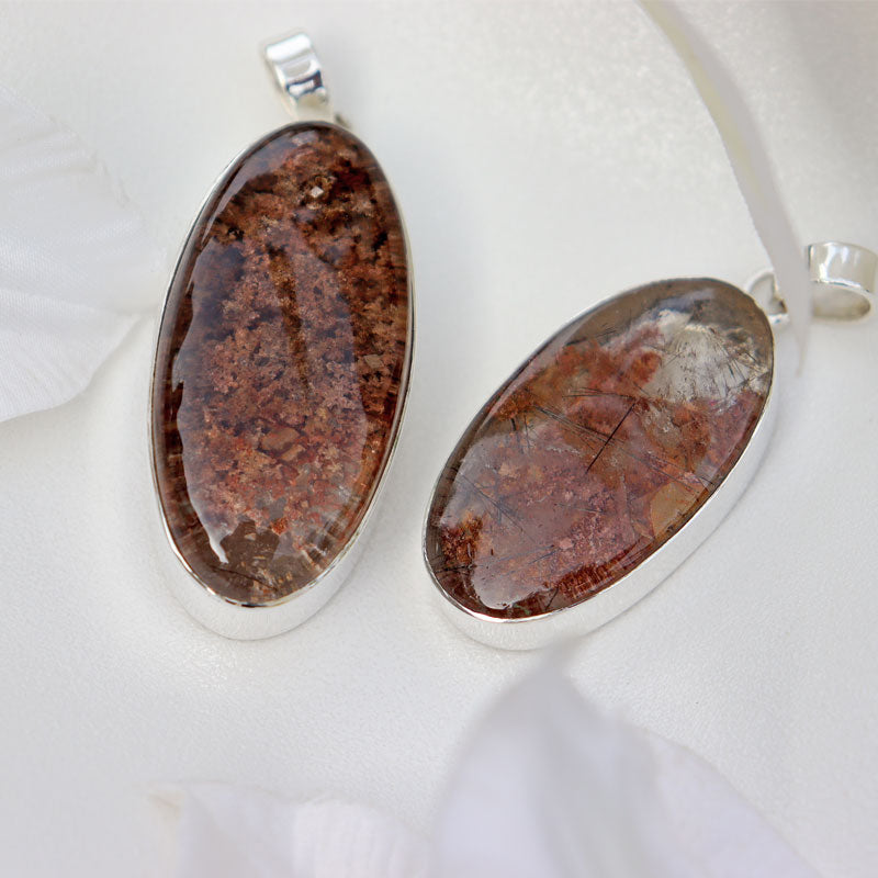 large oval garden quartz silver gemstone pendant