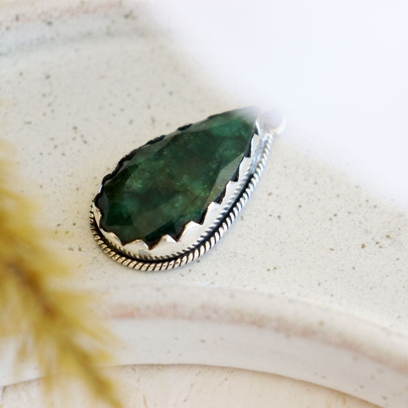 teardrop emerald quartz silver gemstone pendant