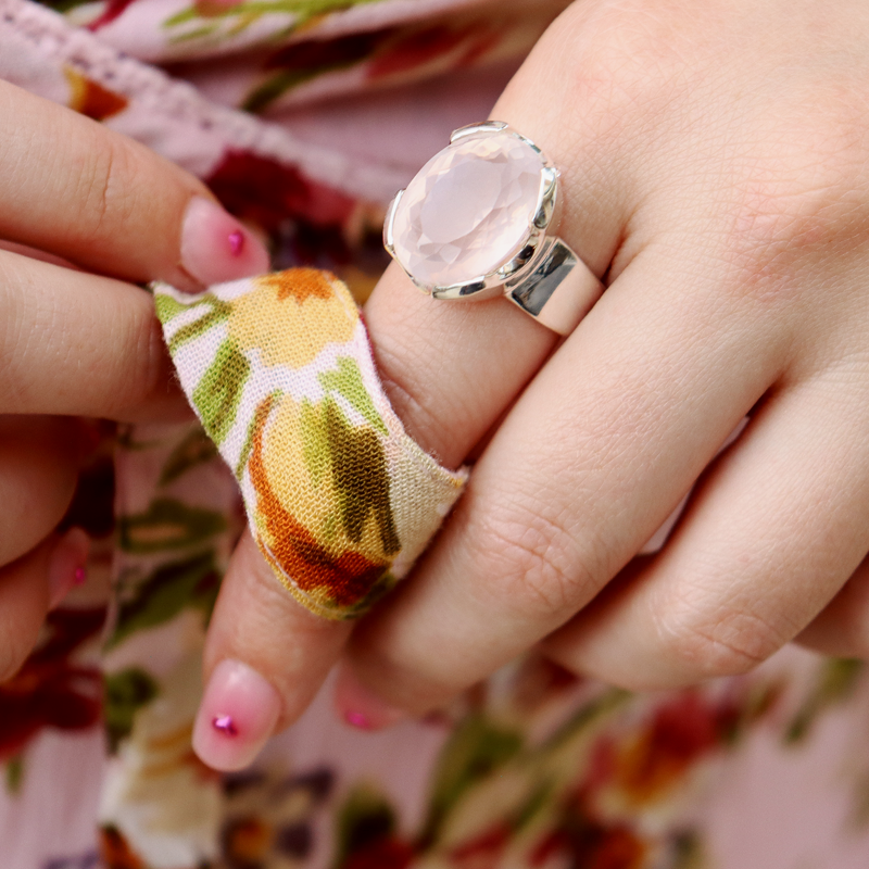 rose quartz oval sterling silver gemstone ring
