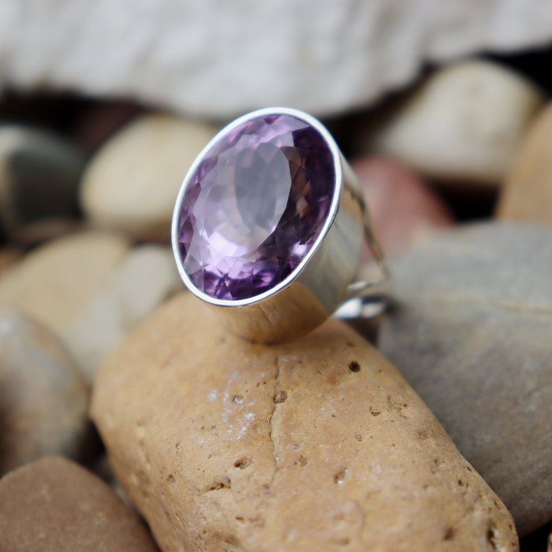 oval amethyst sterling silver gemstone ring