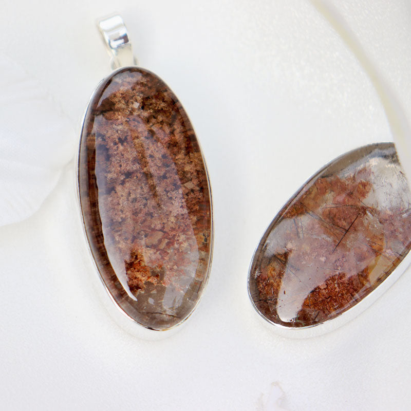 large oval garden quartz silver gemstone pendant