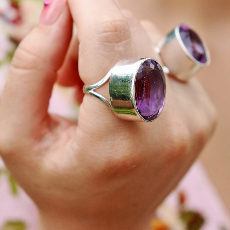 oval amethyst sterling silver gemstone ring