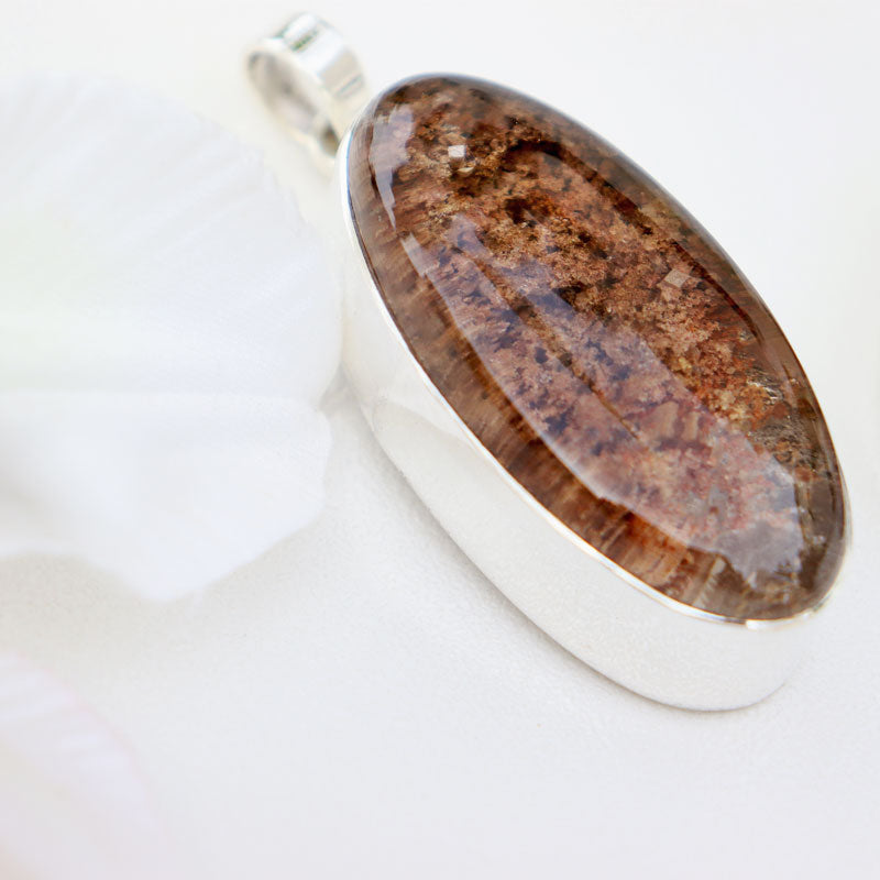 large oval garden quartz silver gemstone pendant