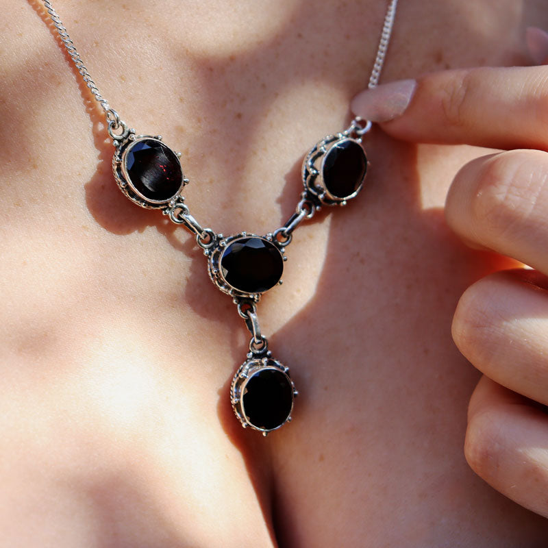Garnet and silver necklace store