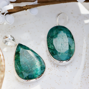 emerald quartz oval gemstone silver pendant
