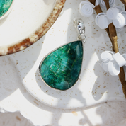 emerald quartz gemstone silver pendant
