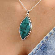 emerald quartz sterling silver gemstone pendant
