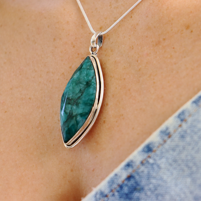 emerald quartz sterling silver gemstone pendant