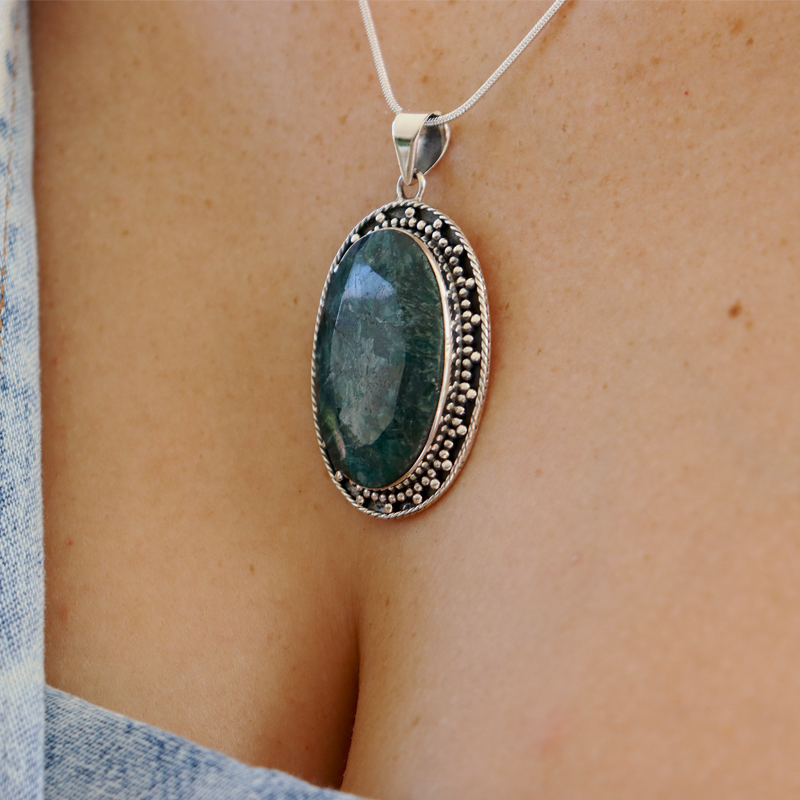 oval emerald quartz sterling silver gemstone pendant