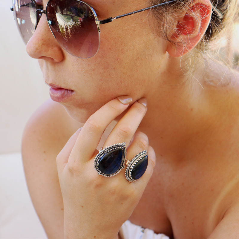 large sterling silver labradorite gemstone ring