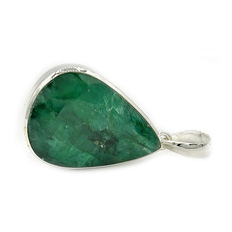 emerald quartz gemstone silver pendant