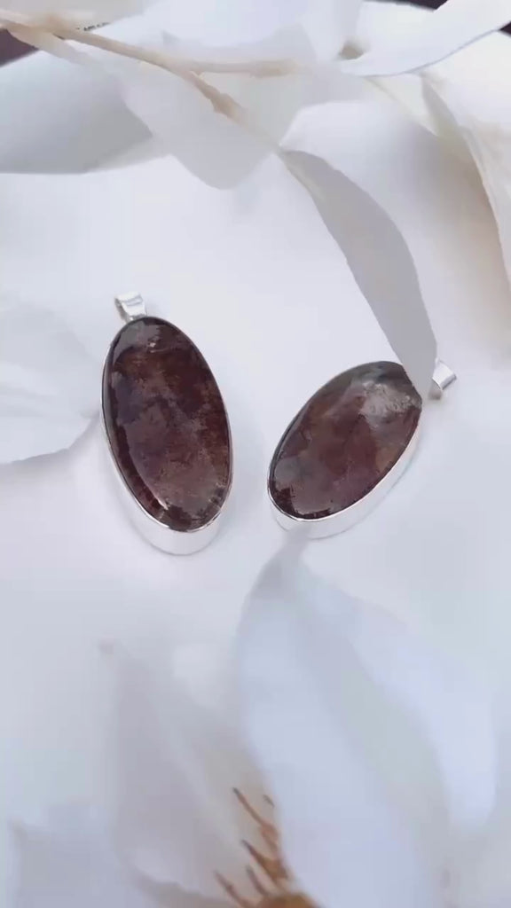 large oval garden quartz silver gemstone pendant
