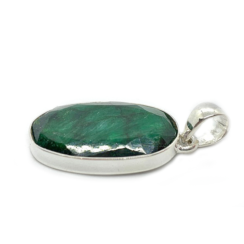 emerald quartz oval gemstone silver pendant
