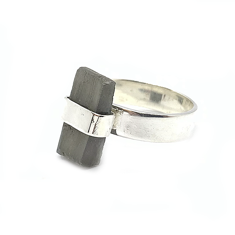 raw labradorite shard silver ring