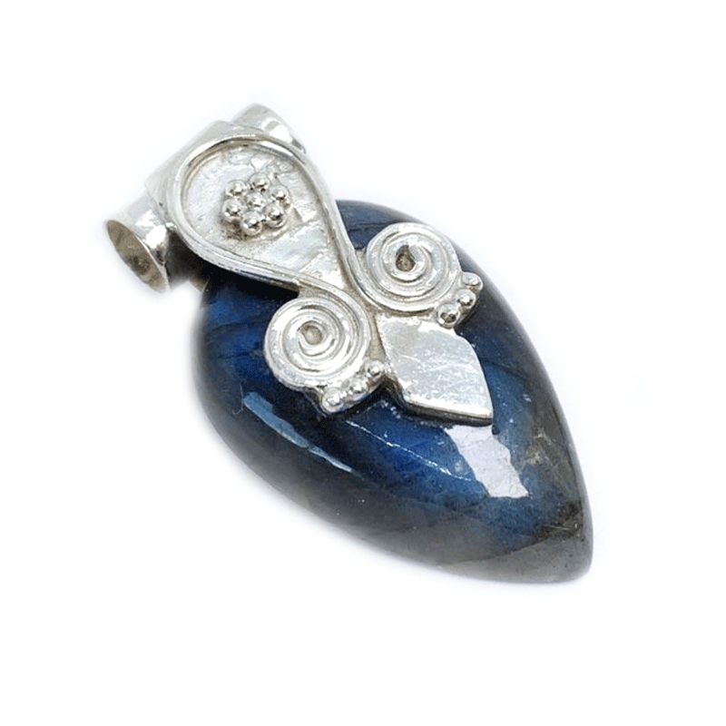 labradorite gemstone silver pendant